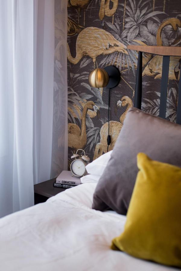Fun & Funky Little Italy Studio With Full Kitchen By Den Stays Montréal Extérieur photo