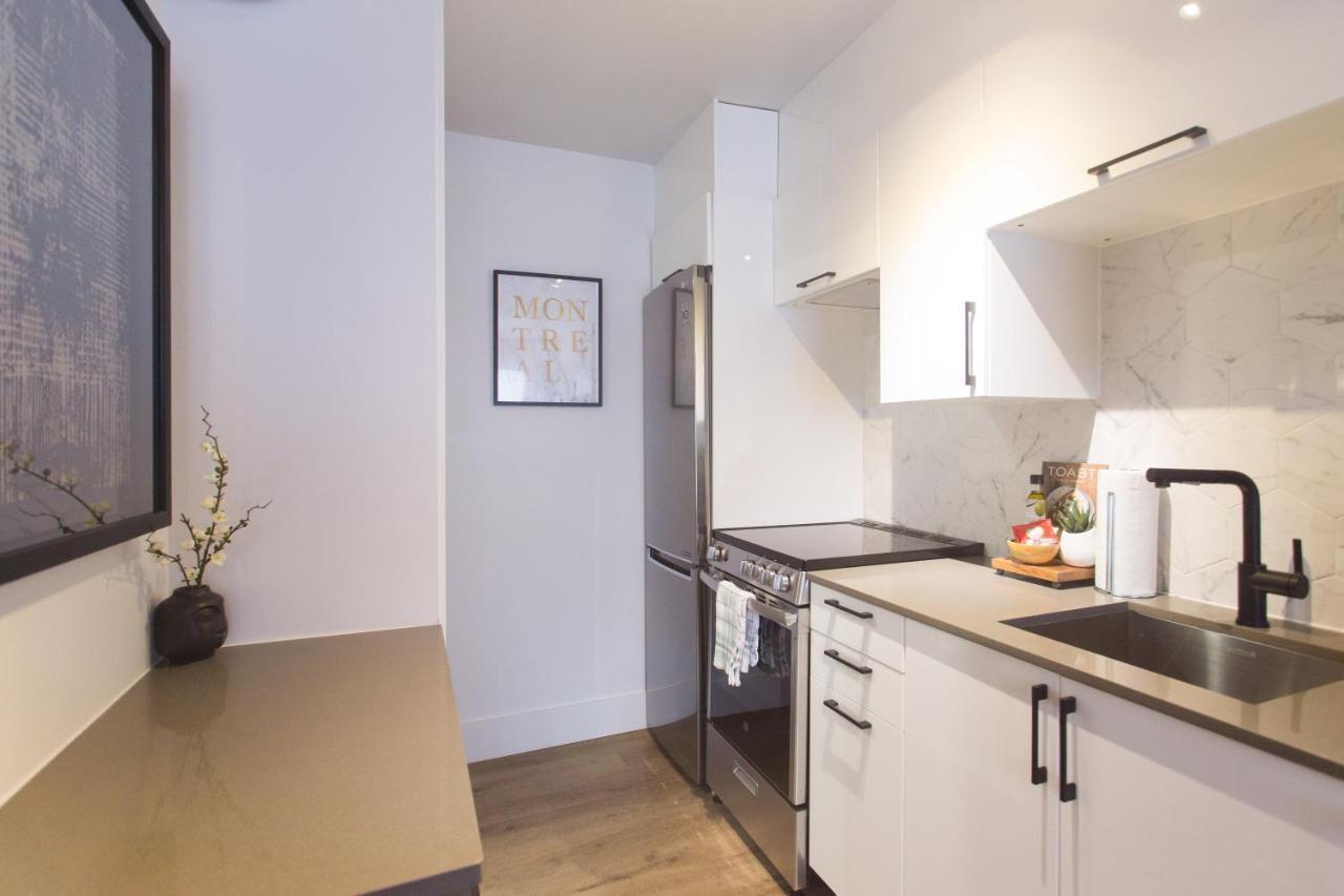 Fun & Funky Little Italy Studio With Full Kitchen By Den Stays Montréal Extérieur photo