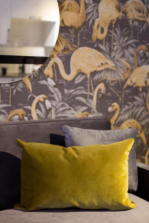 Fun & Funky Little Italy Studio With Full Kitchen By Den Stays Montréal Extérieur photo